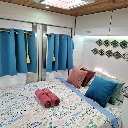 キャンプ場 Static Camper In Front Of The Sea *