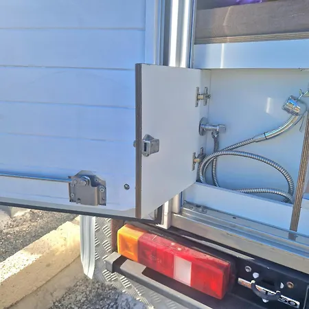 Static Camper In Front Of The Sea キャンプ場 エル・メダノ