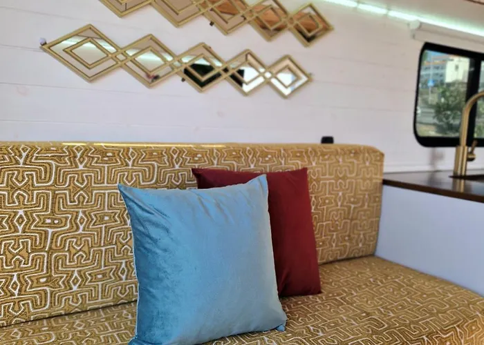 Static Camper In Front Of The Sea Кемпинг Эль-Медано