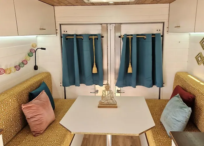 Static Camper In Front Of The Sea 营地 厄尔梅达诺